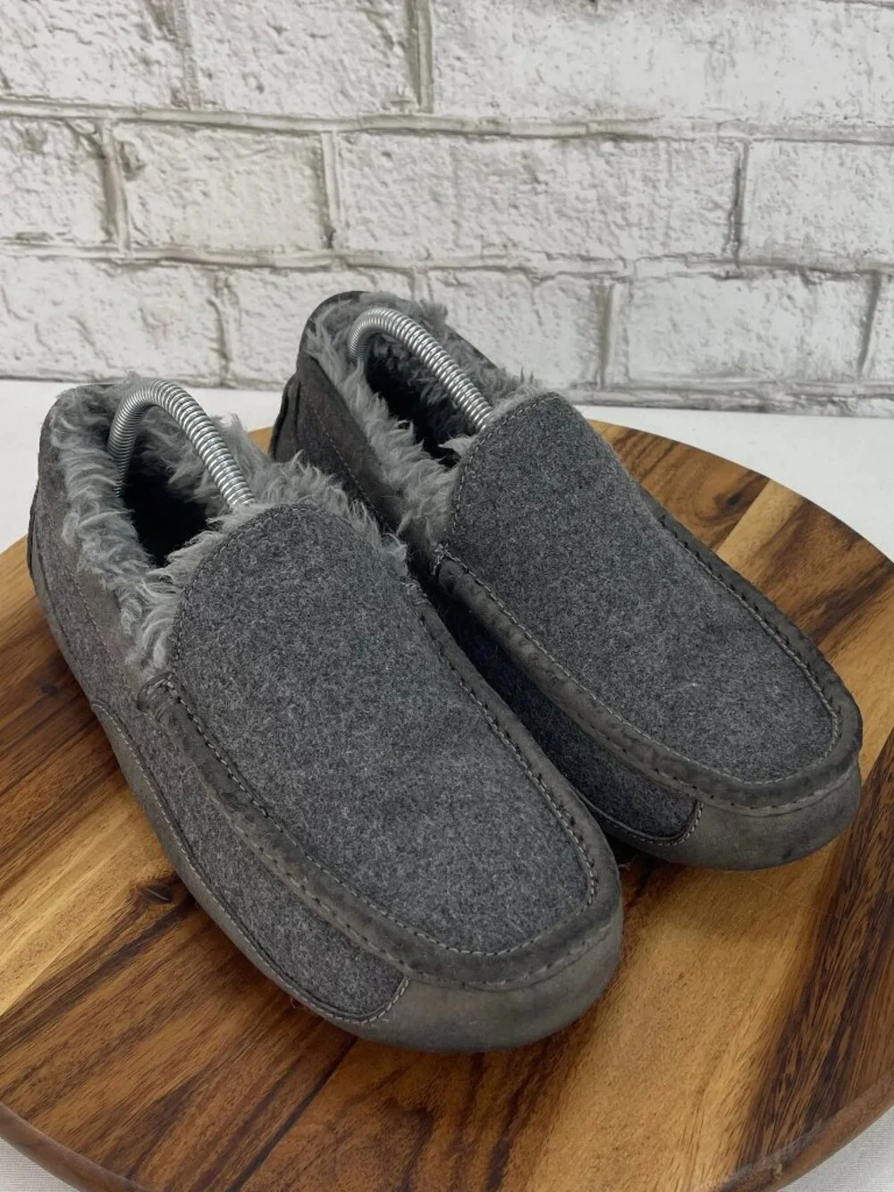 UGG Ascot 3233 Mens 10 Gray Wool Moccasin Slip On Loafer Slippers 1103890
